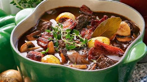 boeuf bourguignon myllymäki|Klassisk Boeuf Bourguignon med champinjoner och .